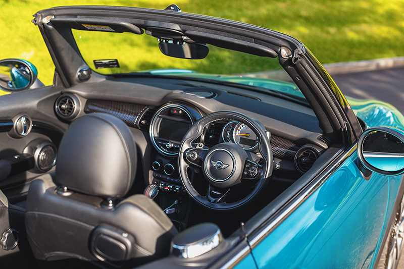mini cooper кабриолет с жесткой крышей. Смотреть фото mini cooper кабриолет с жесткой крышей. Смотреть картинку mini cooper кабриолет с жесткой крышей. Картинка про mini cooper кабриолет с жесткой крышей. Фото mini cooper кабриолет с жесткой крышей