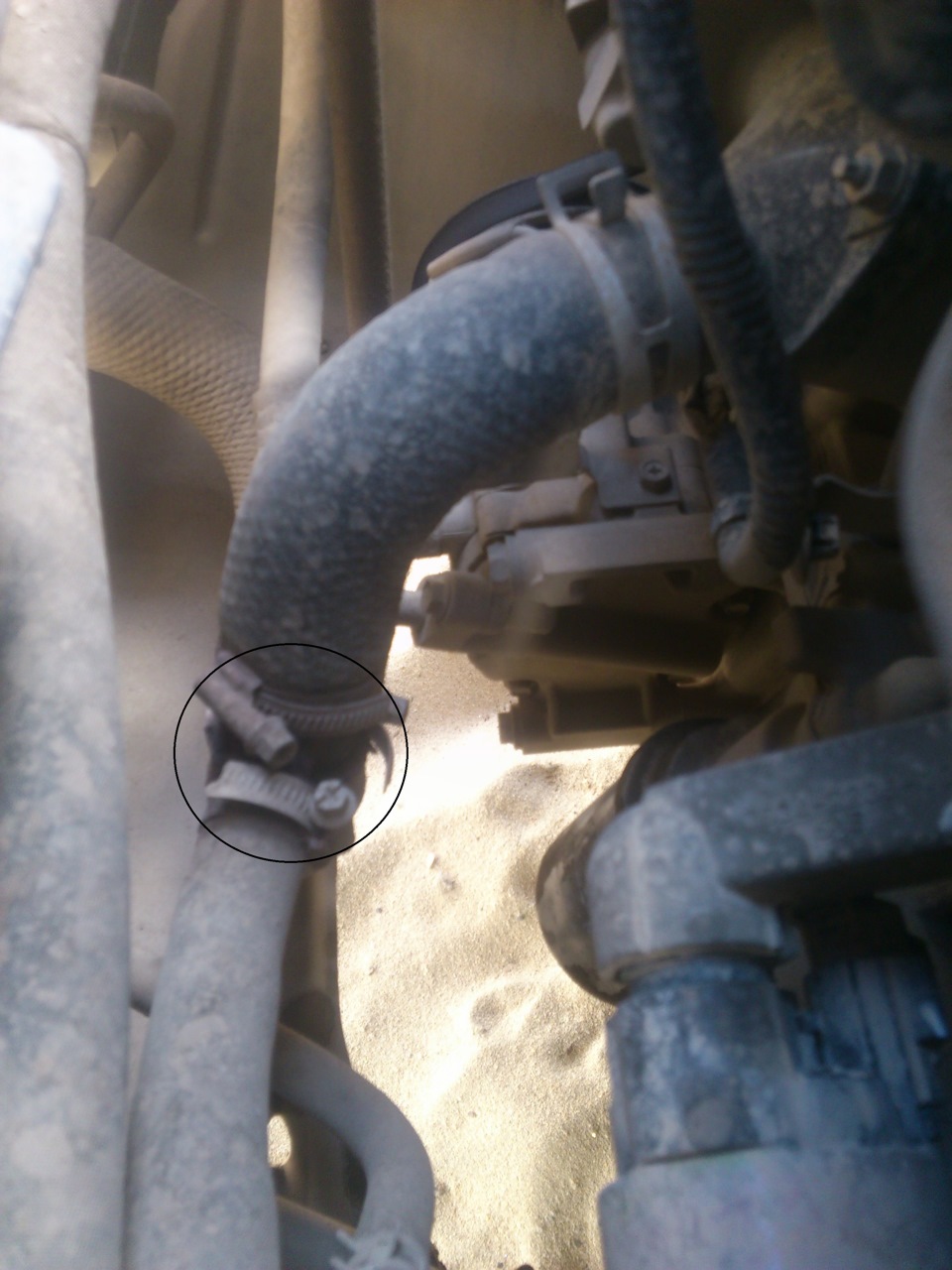 Замена порядком поднадоевшего патрубка системы охлаждения — Toyota ...