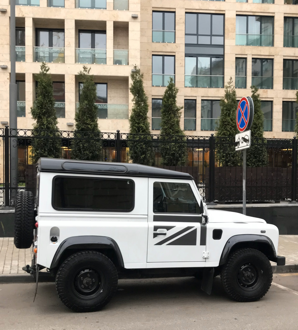 Это я удачно заехал — Land Rover Defender, 2,2 л, 2014 года | стайлинг |  DRIVE2