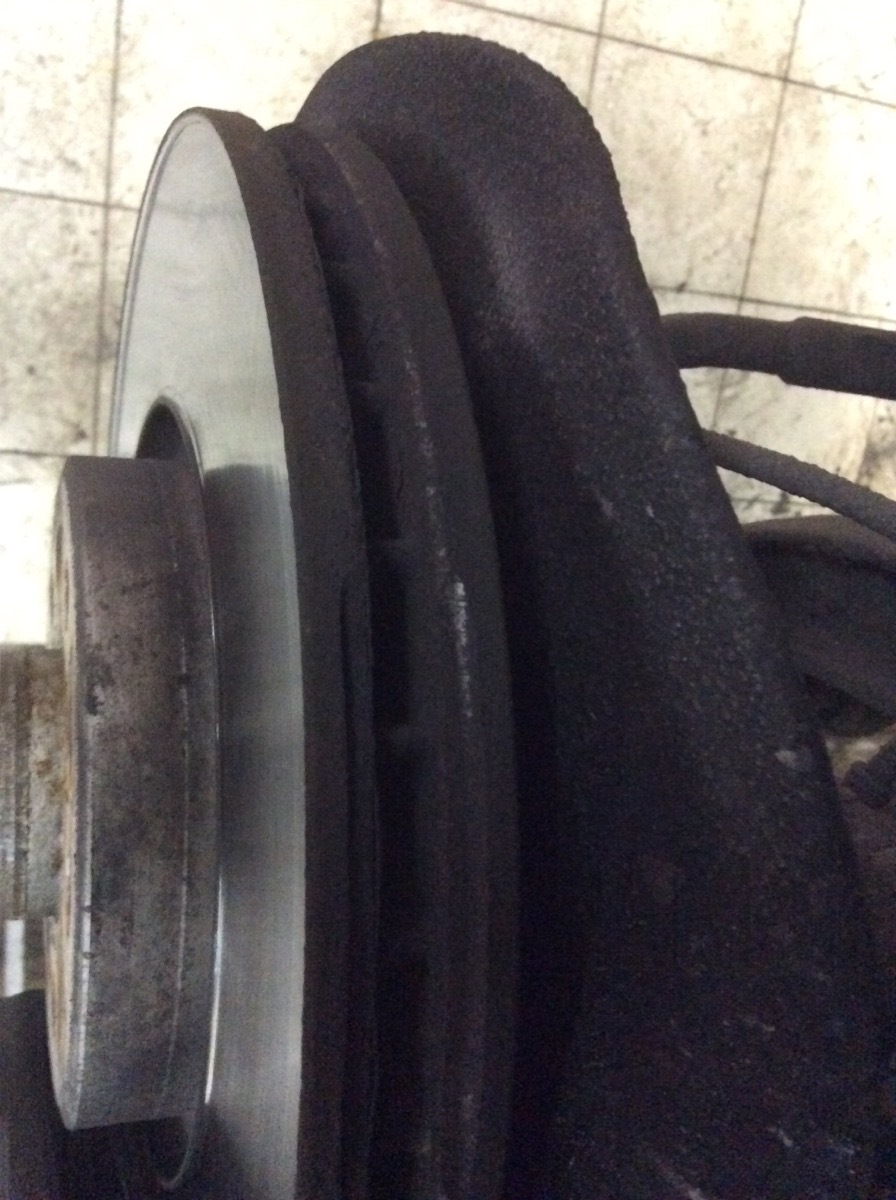 Замена передних тормозных дисков и колодок. Пробег для статистики ...