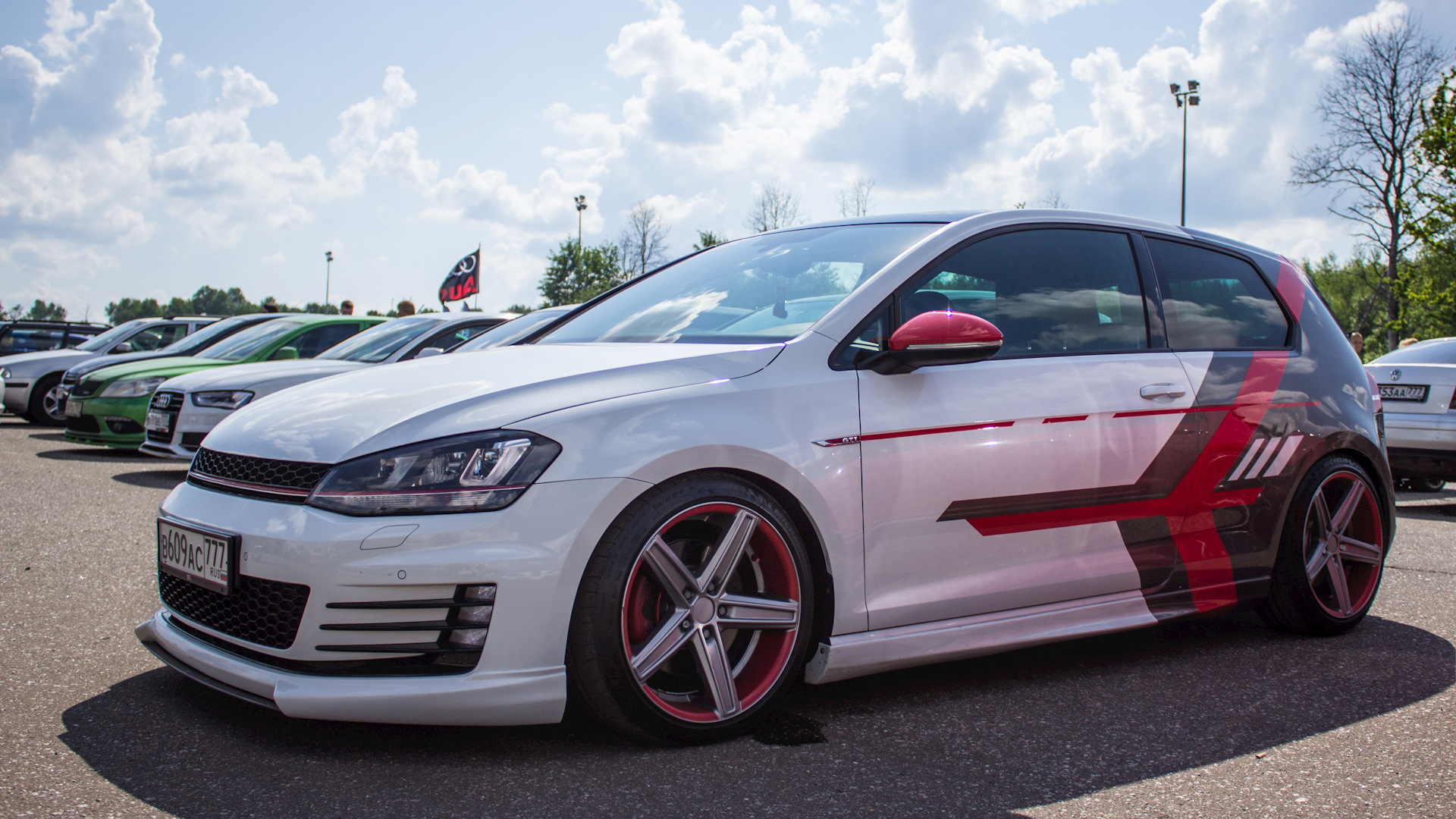 VW Golf GTI Oryx