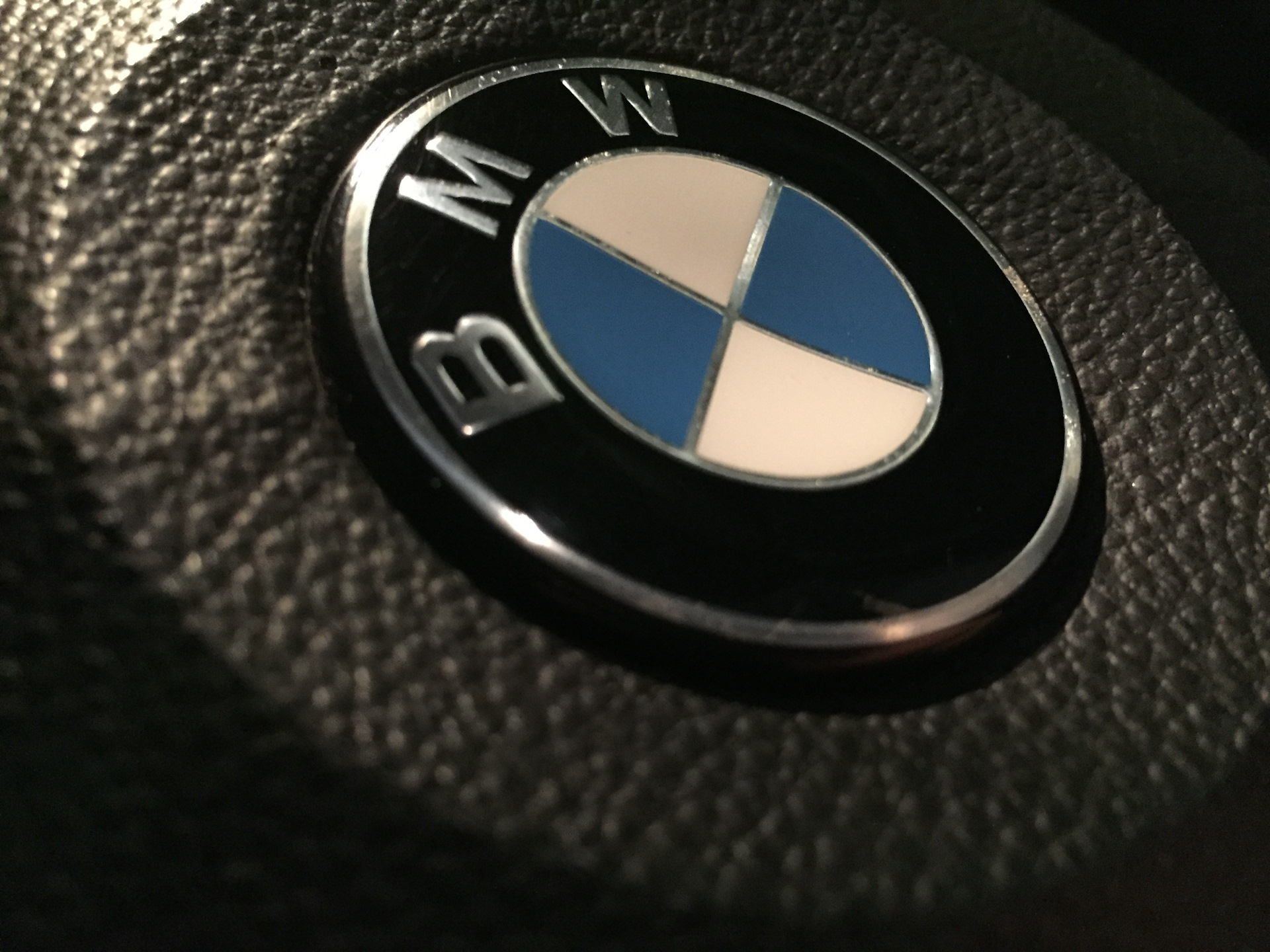 BMW e60 logo