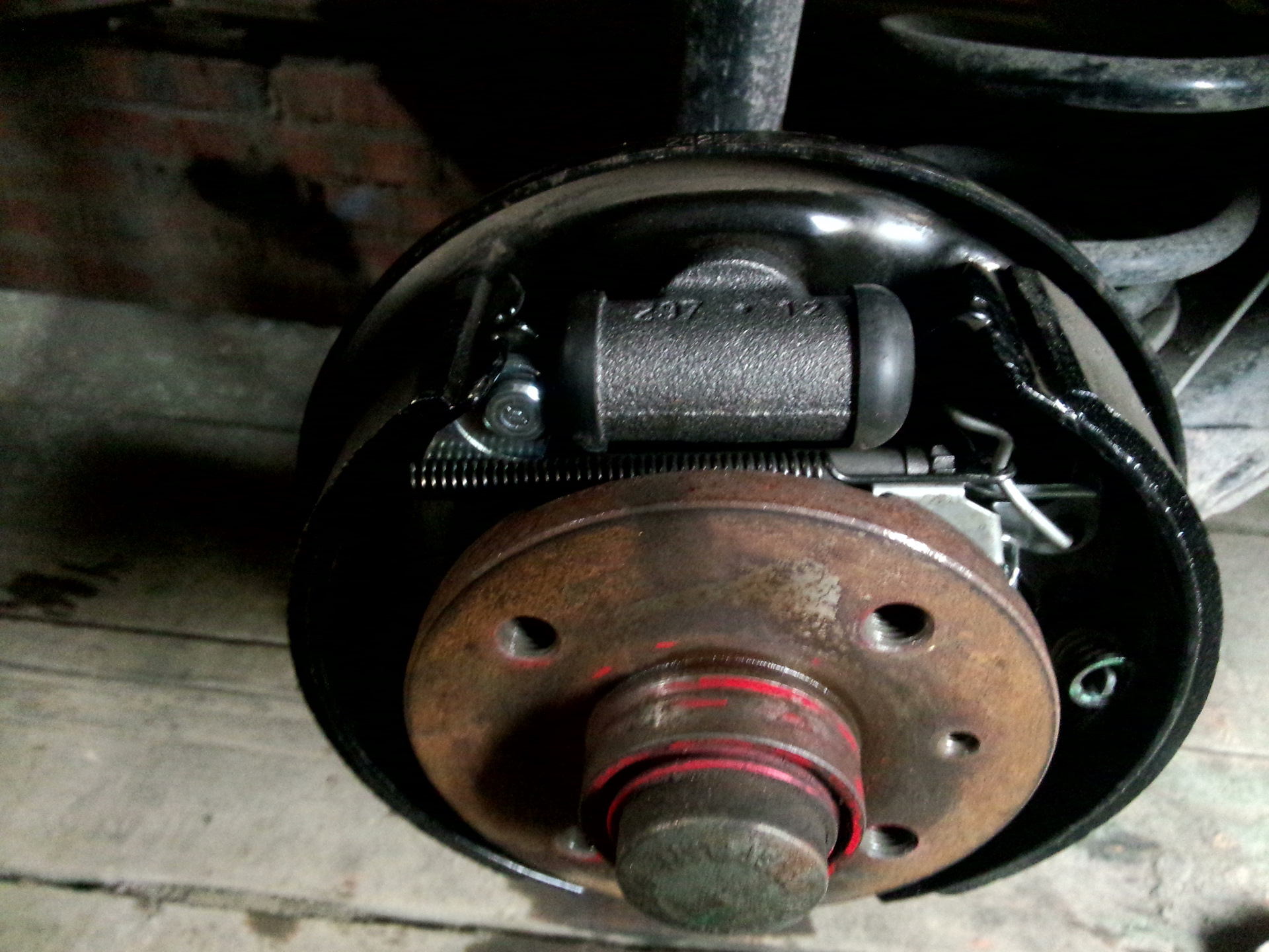 как снять задние барабаны на дэу. задний барабан на матиз направляющий. Daewoo matiz задний барабан внутри. как снять задние барабаны на дэу. как снять задние барабаны на дэу.