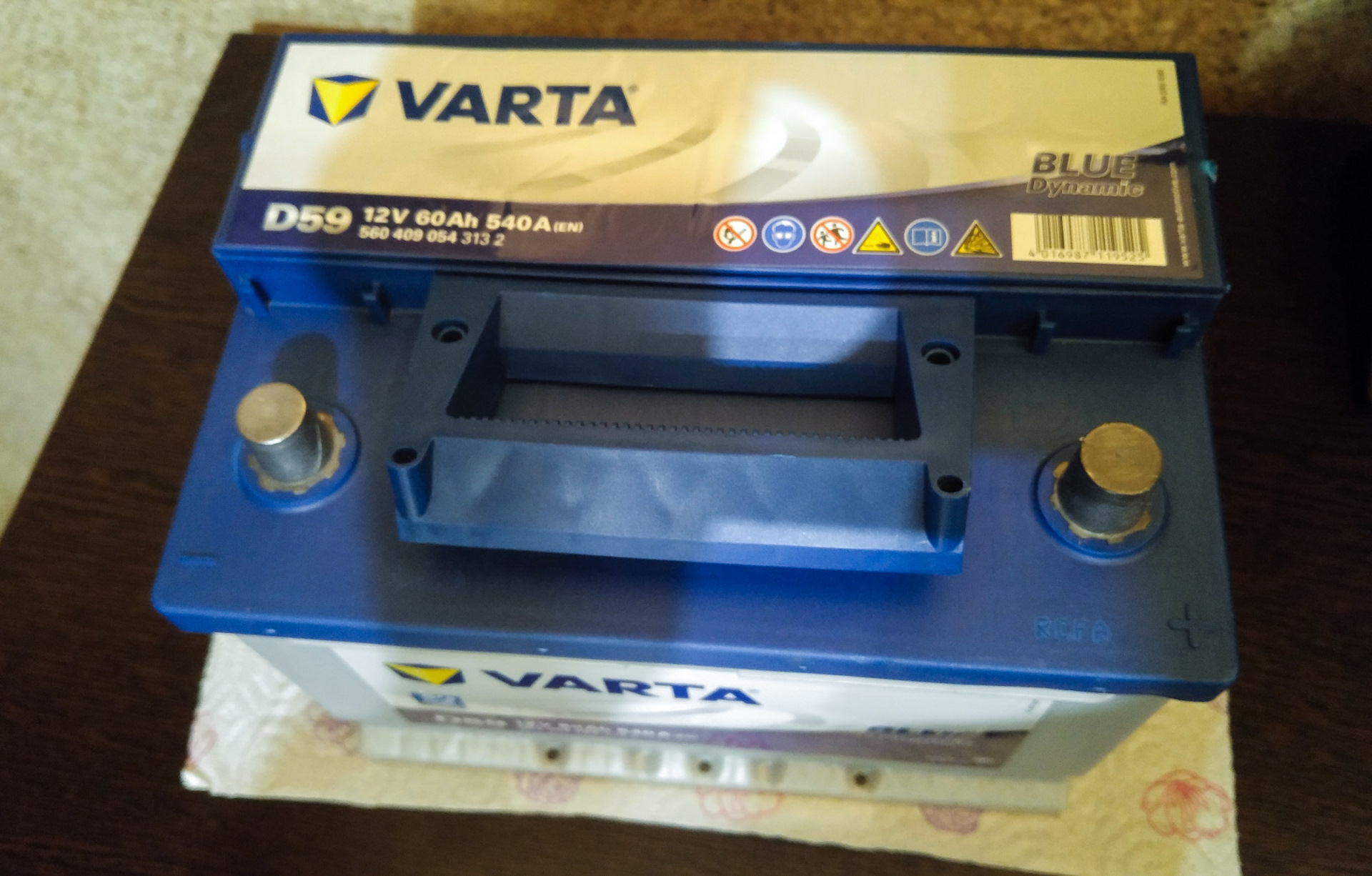 Варта d59 Blue Dynamic. 560409054 Varta. Варта 560409054. D59 Varta обслуживаемый.