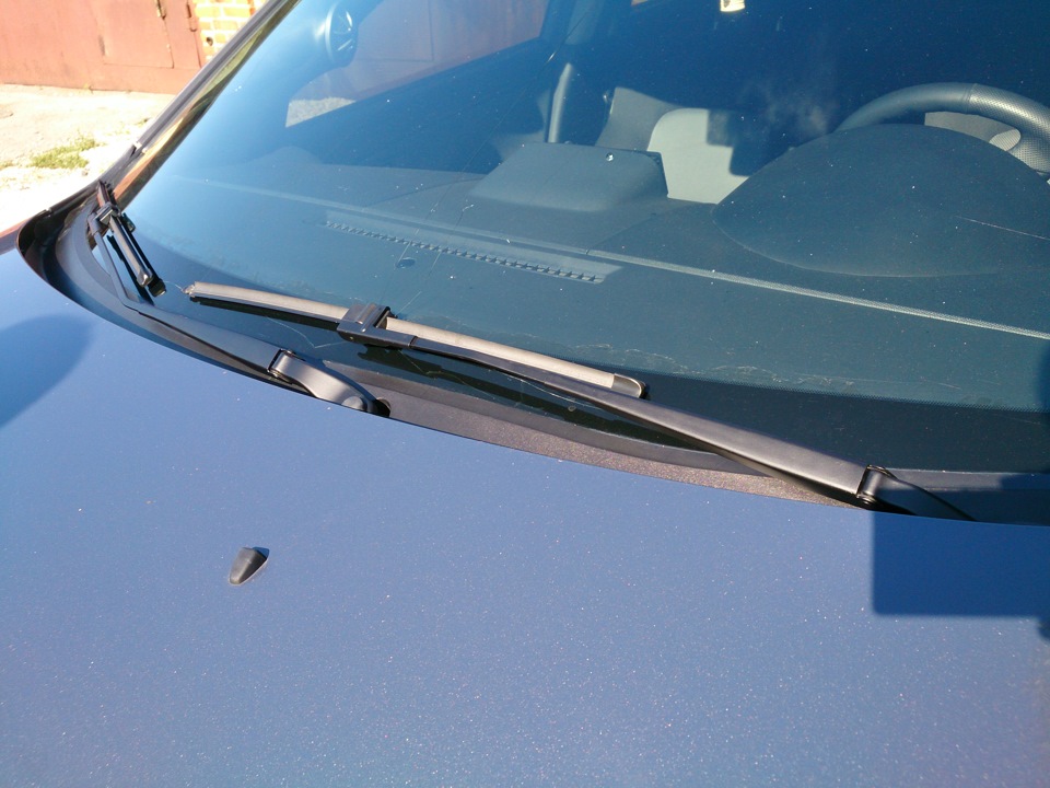 Обновил поводки дворников — Mazda 3 (1G) BK, 2 л, 2007 года | своими ...