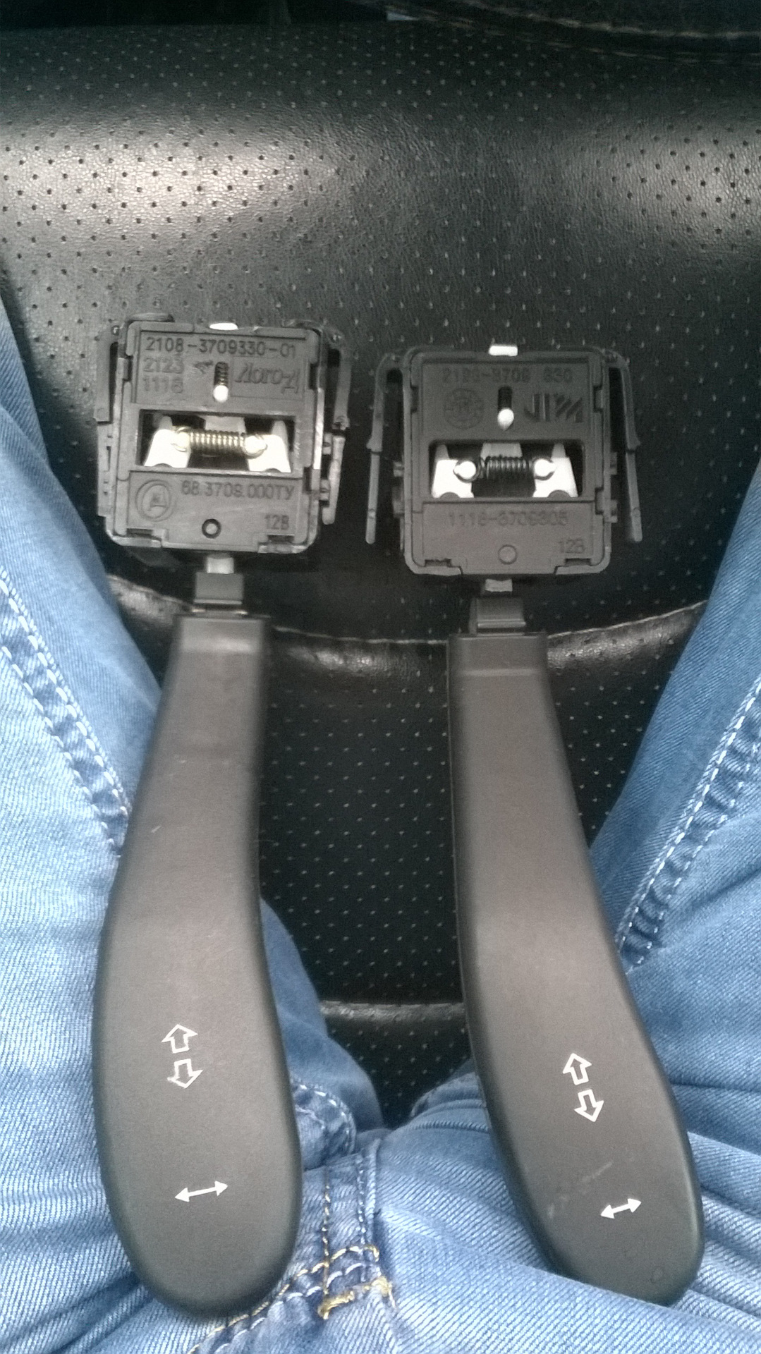 Подрулевой переключатель ваз 2170. Подрулевой щиток приора. Меняем подрулевой лепесток вольво 740. Замена подрулевых переключателей приоре. Замена подрулевых переключателей приора.