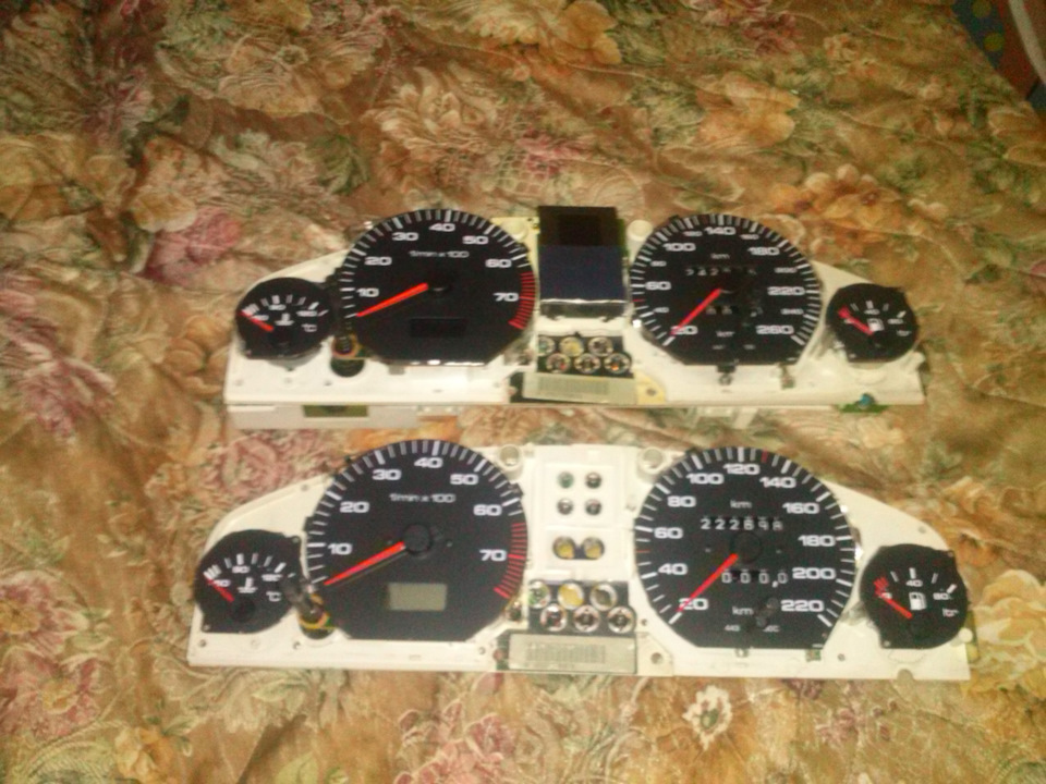 Ну вот цветной черной бумагой временно закрывал, потом разбирал пропаять дорожки, и прозевал что бумага сдвинулась, на видео было видно, да и бск заглючил. — Audi 100 (C3)