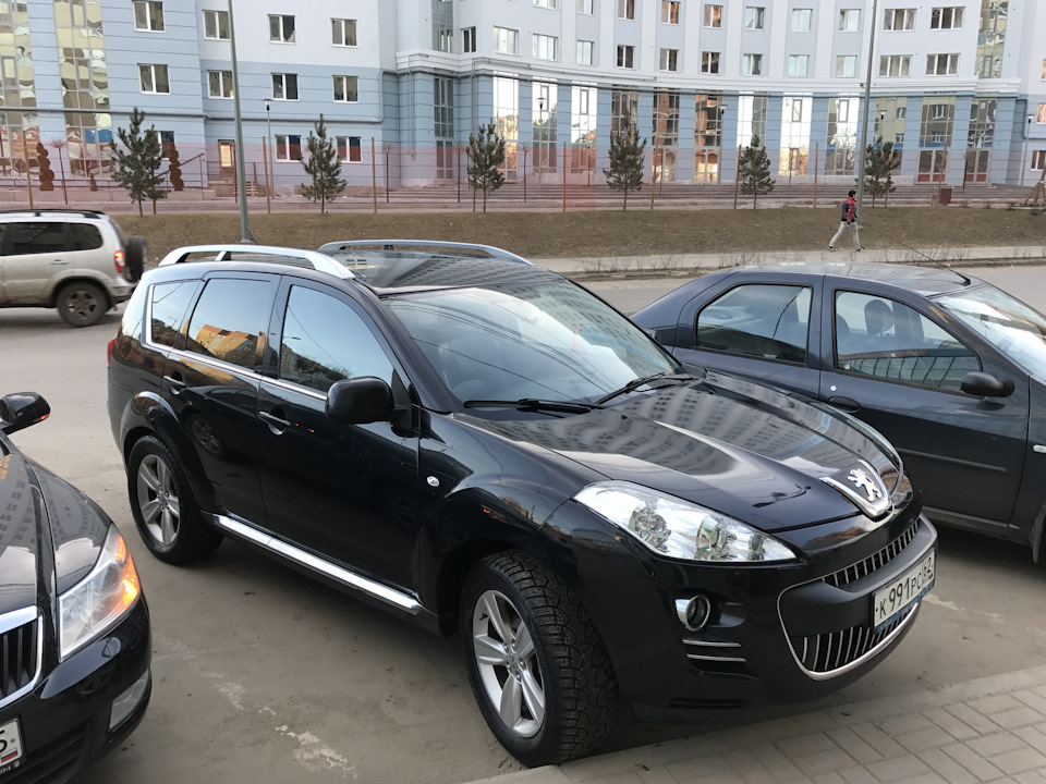 Отзыв пежо 4007. Пежо 4007. Пежо 4007 2.4. Peugeot 4007 r19. Люк Пежо 4007.