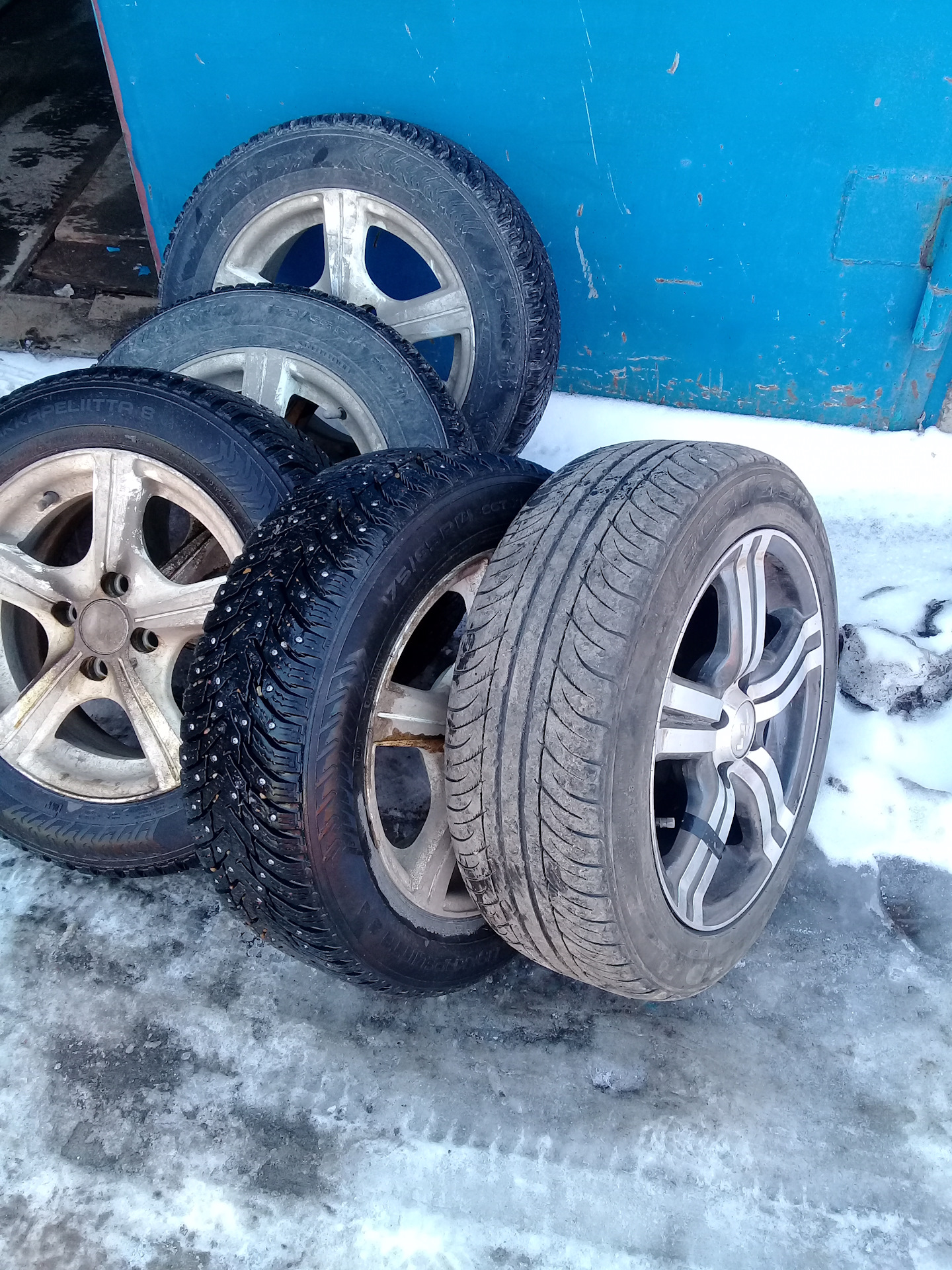 Открытие задних дверей одним пальцем. Переобувка. — Lada Гранта (1G), 1 ...