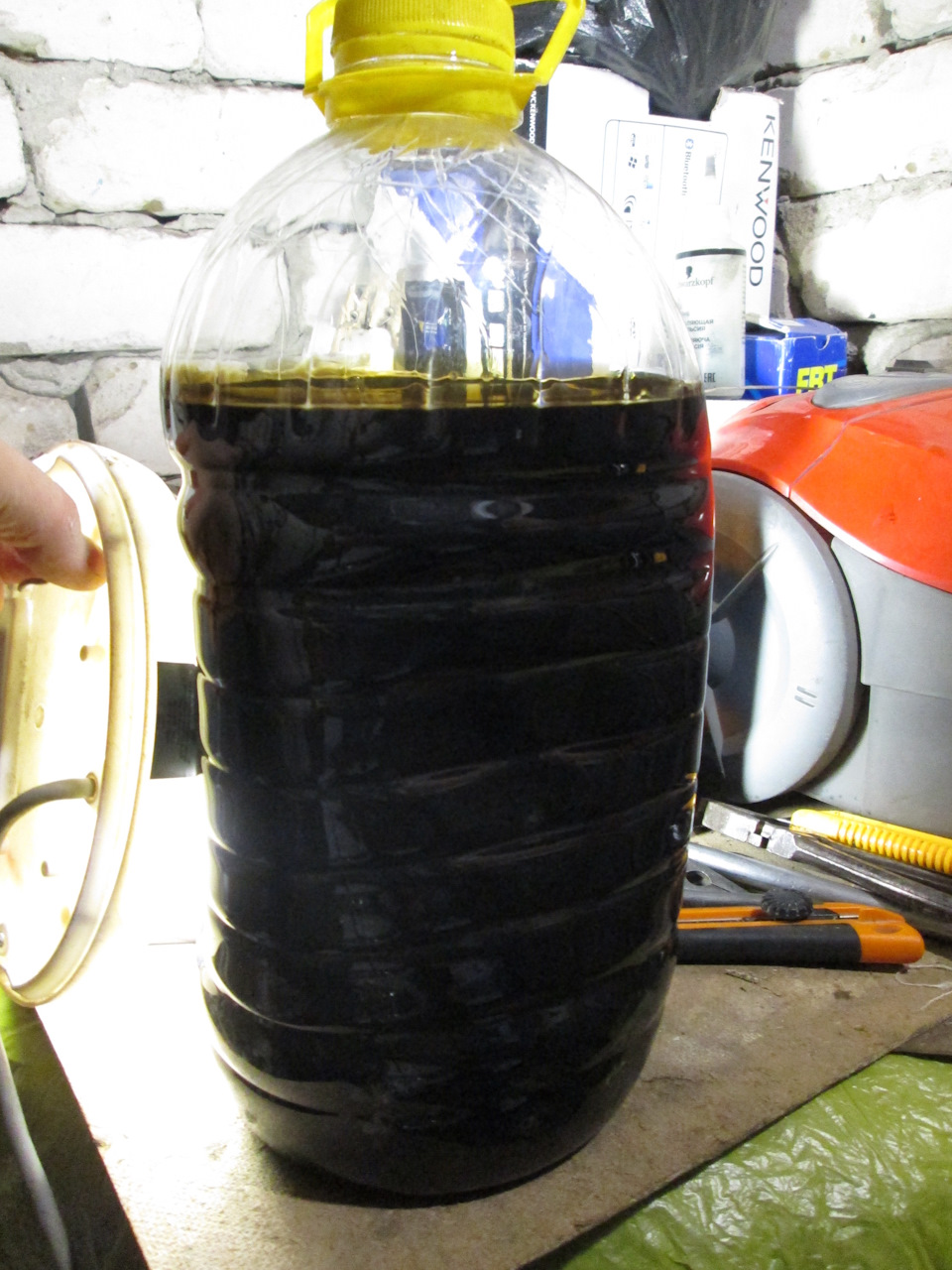 Масло, чёрное как ночь — Mitsubishi Chariot (3G)