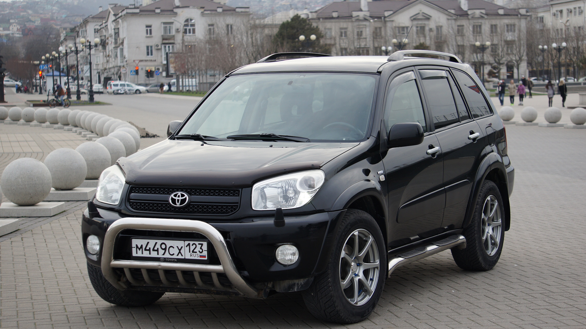 Toyota RAV4 (II) 2.0 бензиновый 2005 | Чёрный Full time 4WD на DRIVE2