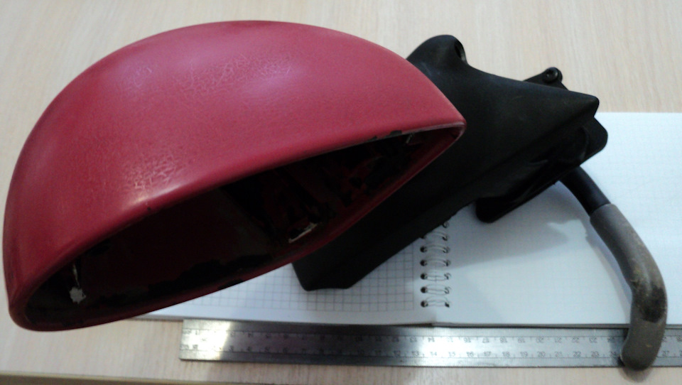 Крепим корпус зеркала и можно красить — Renault Twingo I