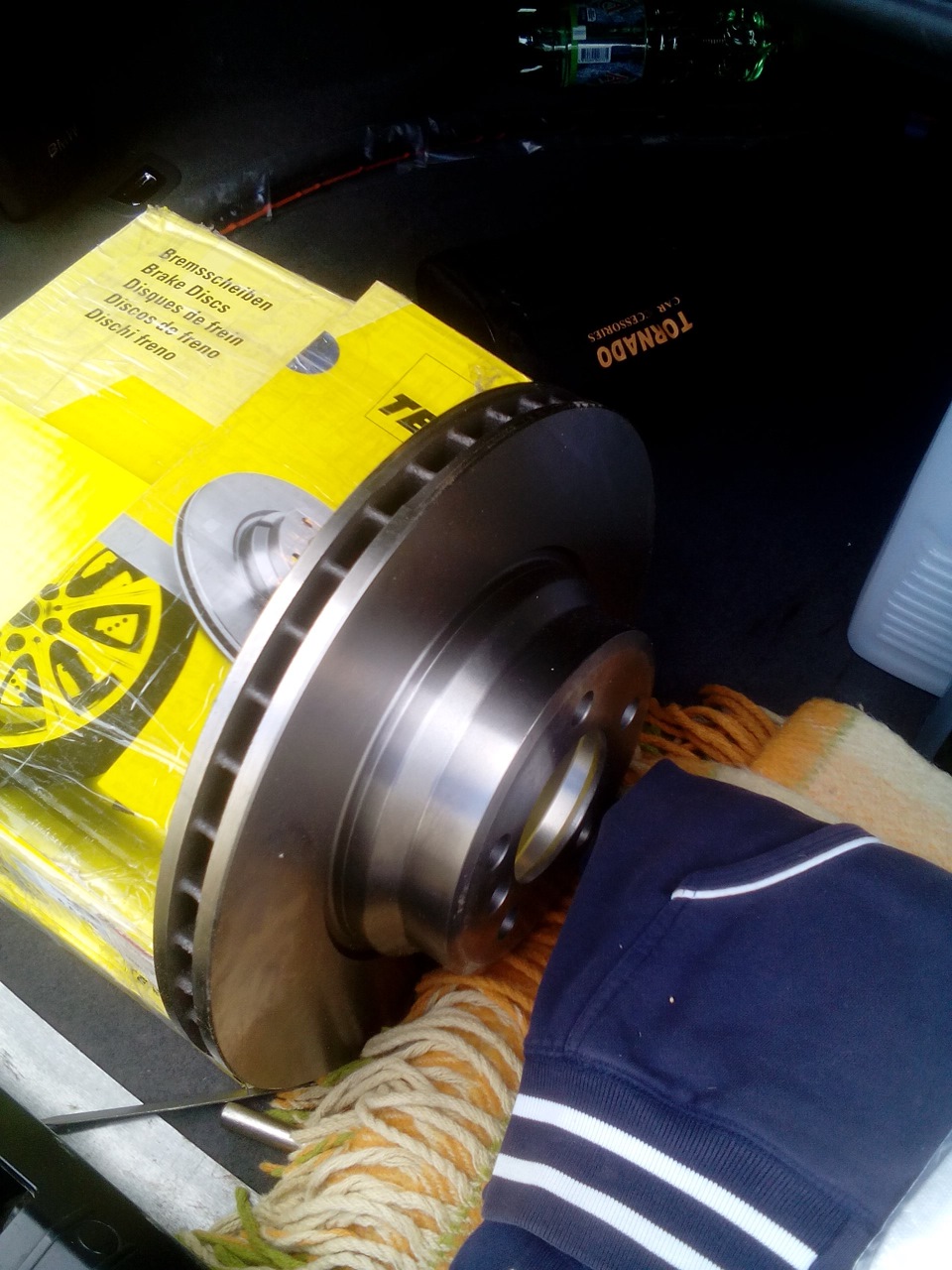 Замена тормозных дисков и… сумочка под масло)))) — DRIVE2