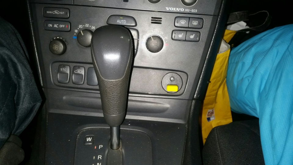 Флешка вместо прикуривателя — Volvo S60 (1G), 2,4 л, 2001 года ...