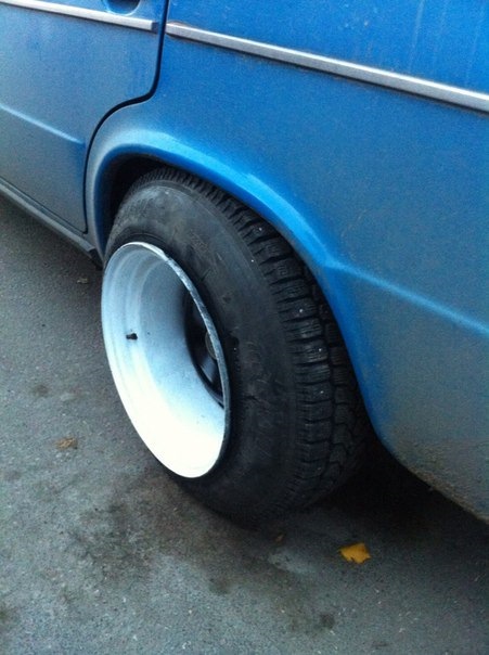 Надеваем резину на разварки — LADA 21063, 1,6 л., 1994 года | колёсные ...