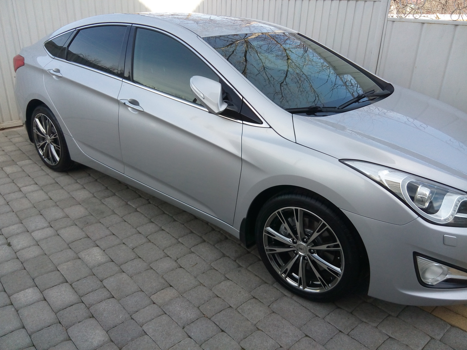 Hyundai i40 на дисках