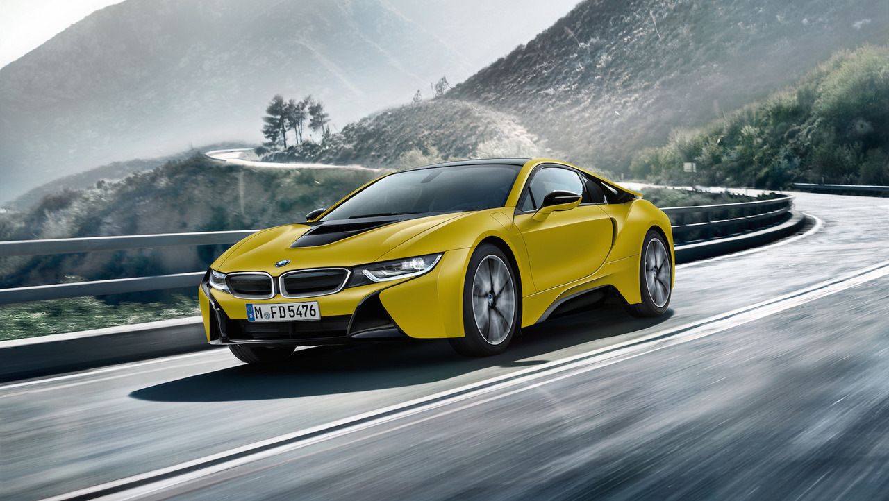 Спортивная BMW i8 черная