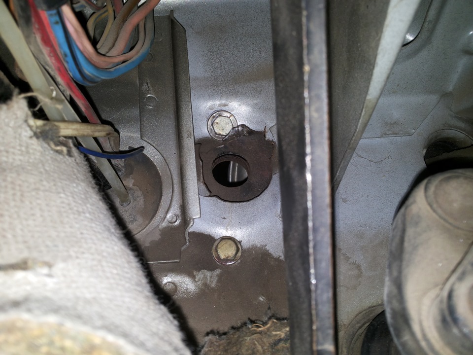 Очередная замена тросика сцепления — Lada 21099, 1,5 л, 1998 года ...