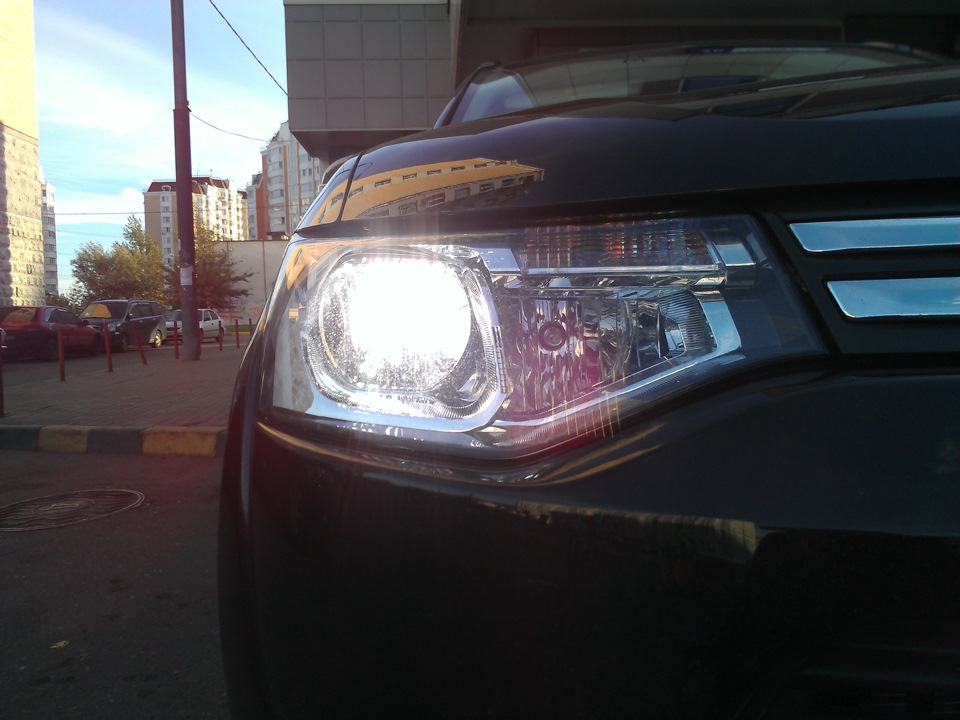Замена ближнего света! — Mitsubishi Outlander (3G), 3 л, 2014 года ...