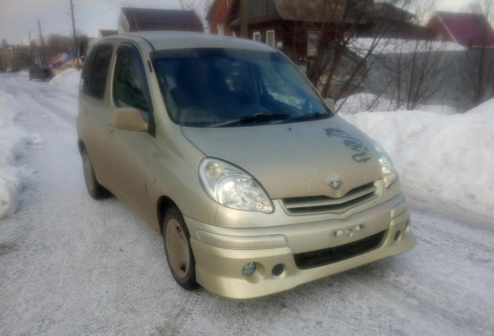 Toyota Funcargo Hertz drive2