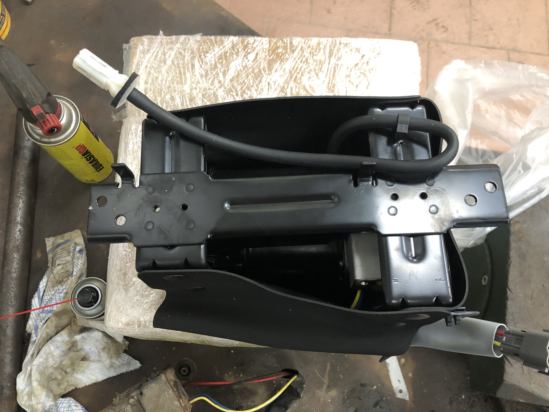 Новый насос пневмоподвески — Infiniti QX56 (1G), 5,6 л, 2005 года ...