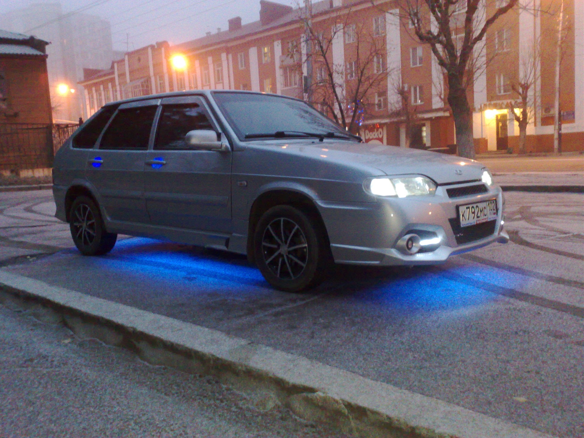 Светодиодная подсветка днища — Lada 2114, 2008 года | тюнинг | DRIVE2