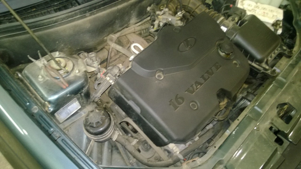 Замена натяжного ролика — Lada Приора седан, 1,6 л, 2010 года | своими ...