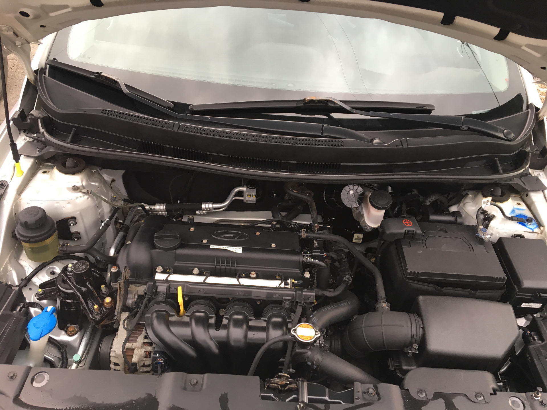 Какой двигатель на солярисе 1.6. Двигатель Хендай Солярис 2012. Мотор Хендай Солярис 1.6. Мотор Hyundai Solaris 1.4. Хендай Солярис 2016 двигатель 1.6.