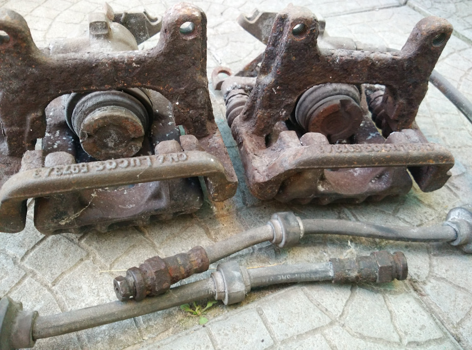 Еле еле сбили! с тормозных дисков. Точнее диски из их хватки). — Alfa Romeo 166