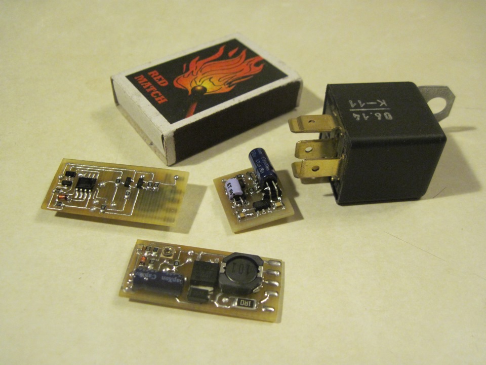 Контроллер отключается. Контроллер ДХО на attiny85. Led ДХО контроллер на attiny13. Attiny13 корпус. Attiny13 ШИМ DRL.