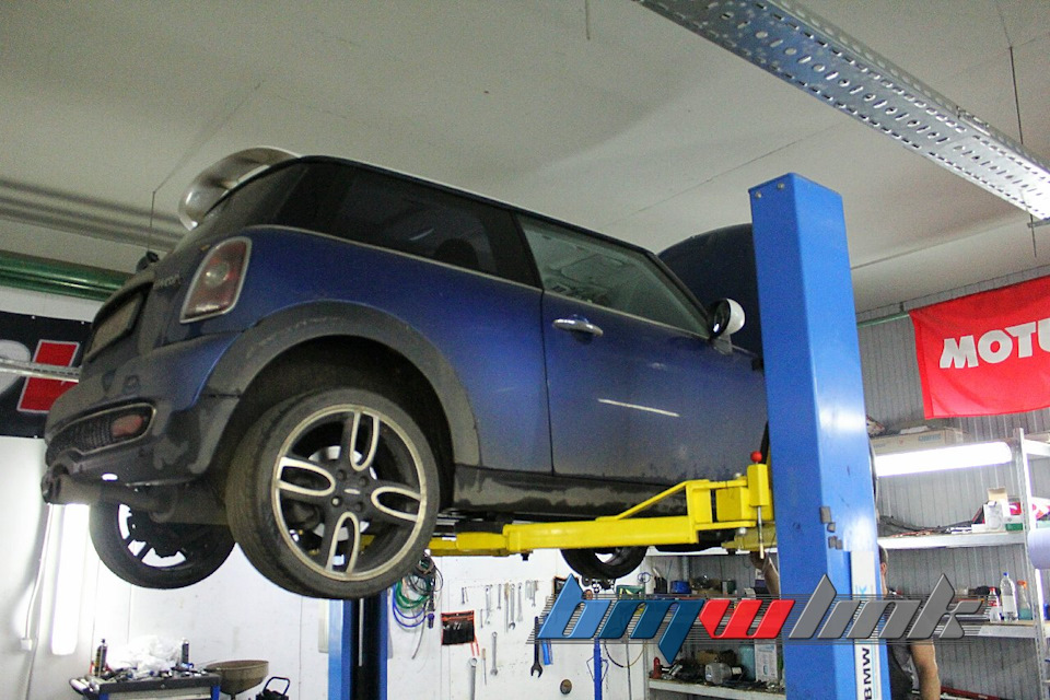 Проверка компрессии в цилиндрах Mini Cooper