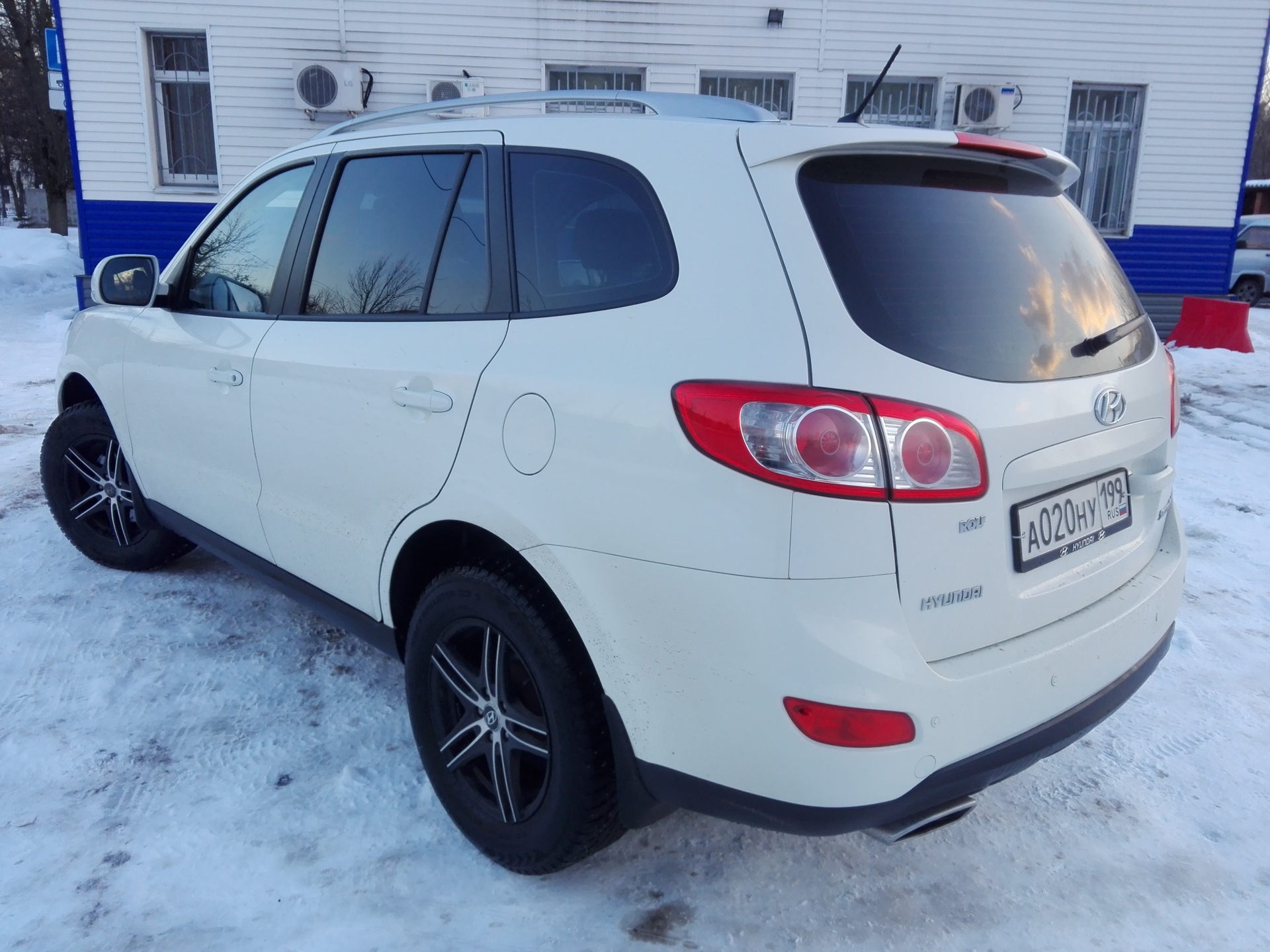 Санта фе авито самары. Hyundai Santa Fe 2011. Хендай Санта Фе 2011 года. Hyundai Santa Fe 2 r18. Hyundai Santa Fe 2011 r18.