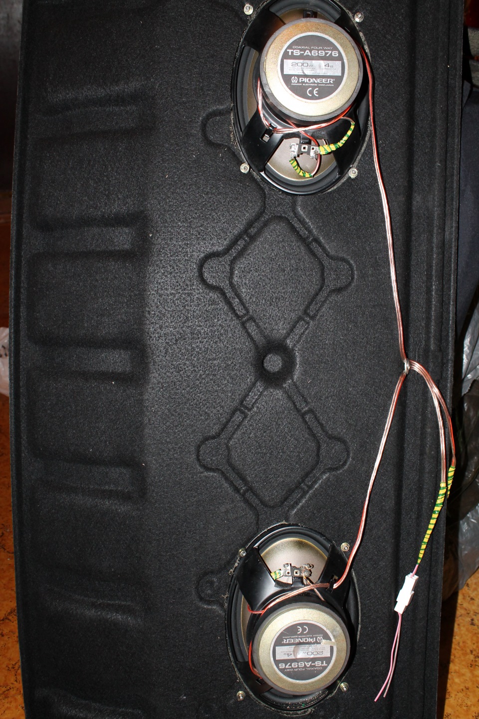 Разъёмные провода к динамикам в задней полке — Skoda Felicia, 1,6 л ...