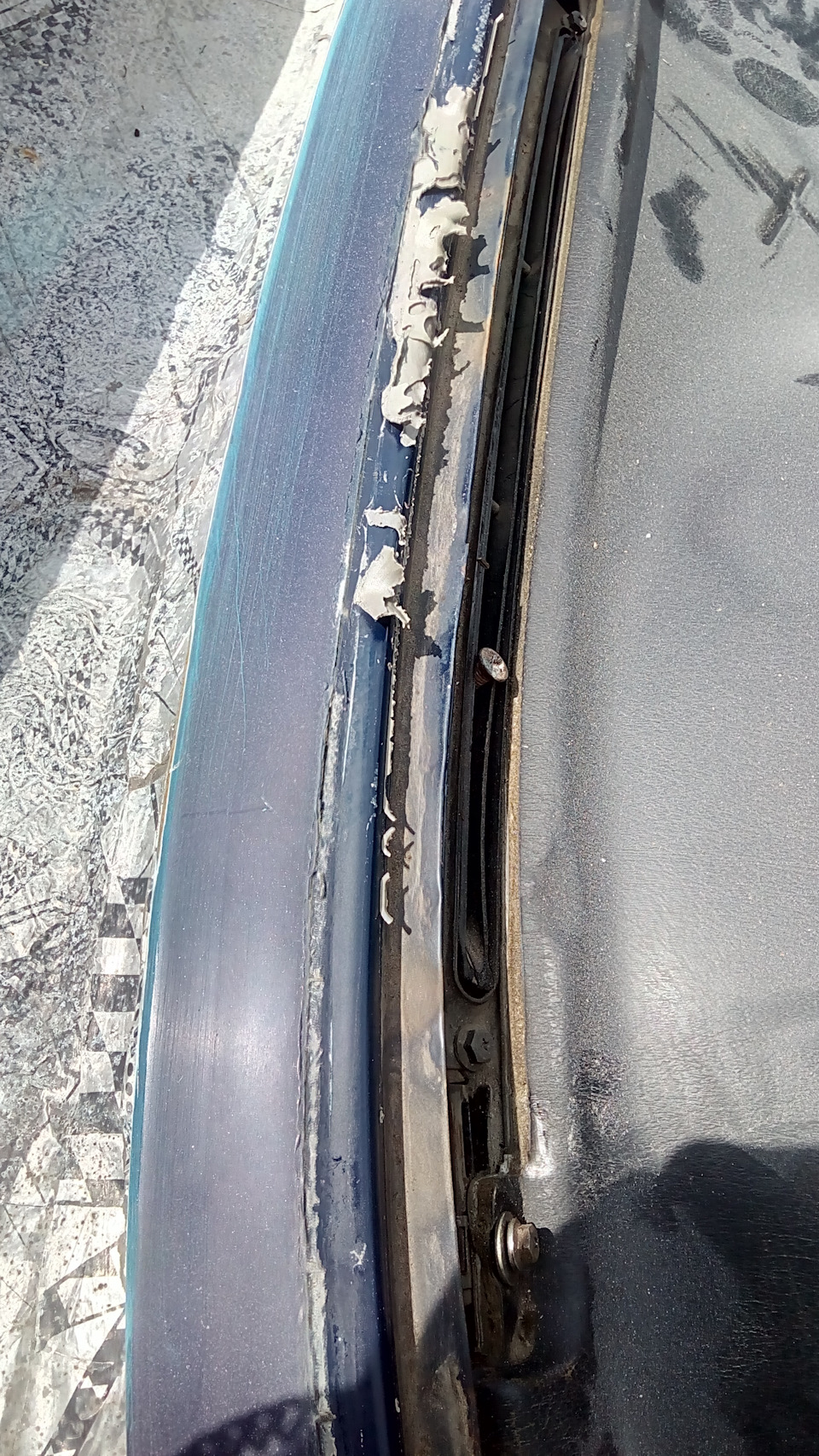 Замена лобового стекла — ГАЗ 3110, 2,5 л, 2004 года | своими руками ...