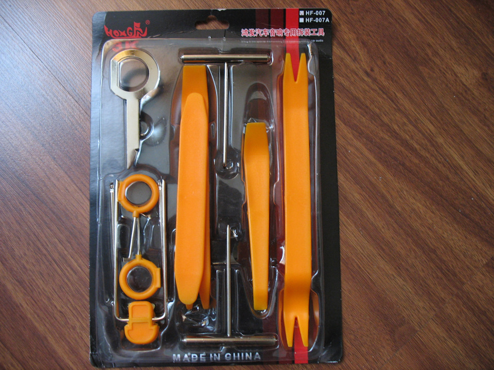 Набор на все случаи жизни! — Volkswagen Polo Sedan, 1,6 л, 2015 года ...