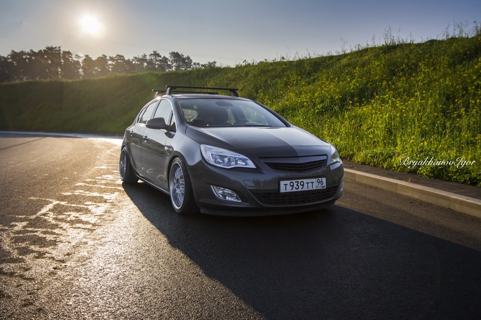 Opel Astra j GTC stance