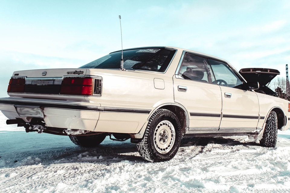 Ниссан 1985 года. Ниссан 1985 безстоечный. Ниссан 1985 года седан. Ниссан блюберд 1985. Nissan bluebird 1985.