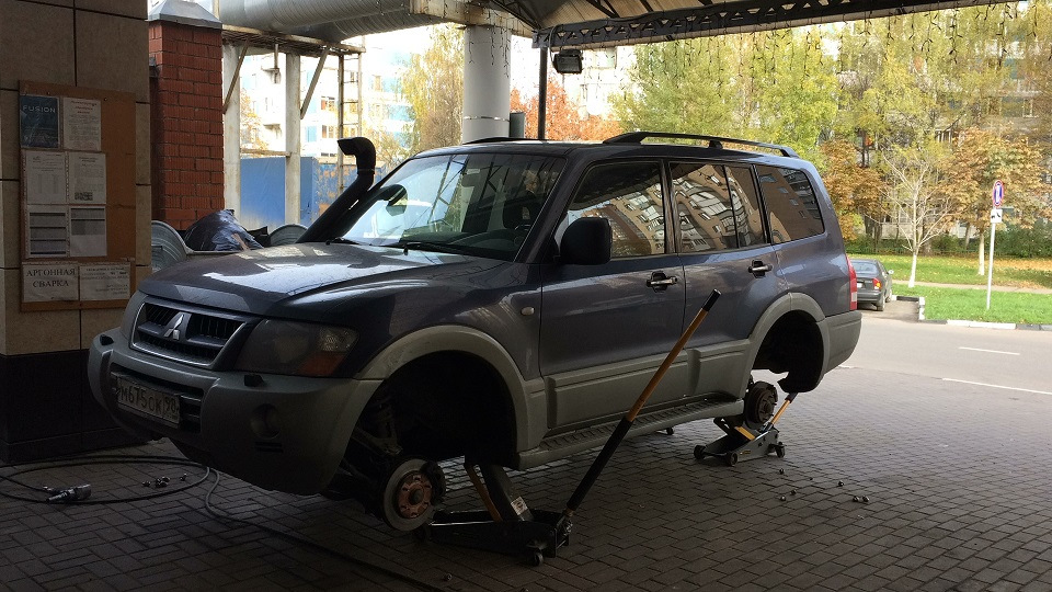 летим … — Mitsubishi Pajero (3G)