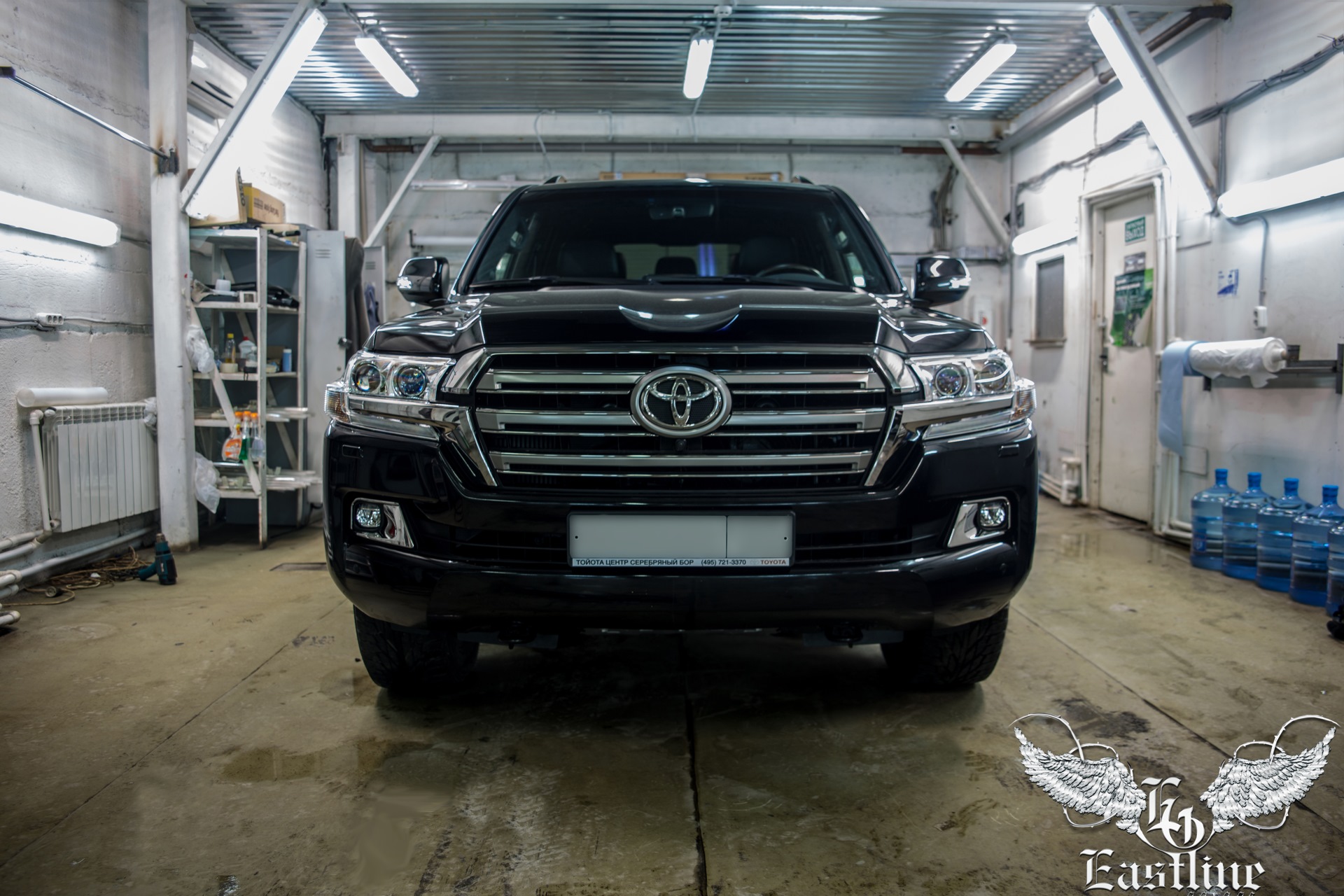 Toyota Land Cruiser 200 (2015). Полная шумоизоляция кузова автомобиля.  Комплексная перетяжка потолка и крышки багажника. Покраска потолочного  пластика. Установка системы Slamstop. — Eastline-Garage на DRIVE2