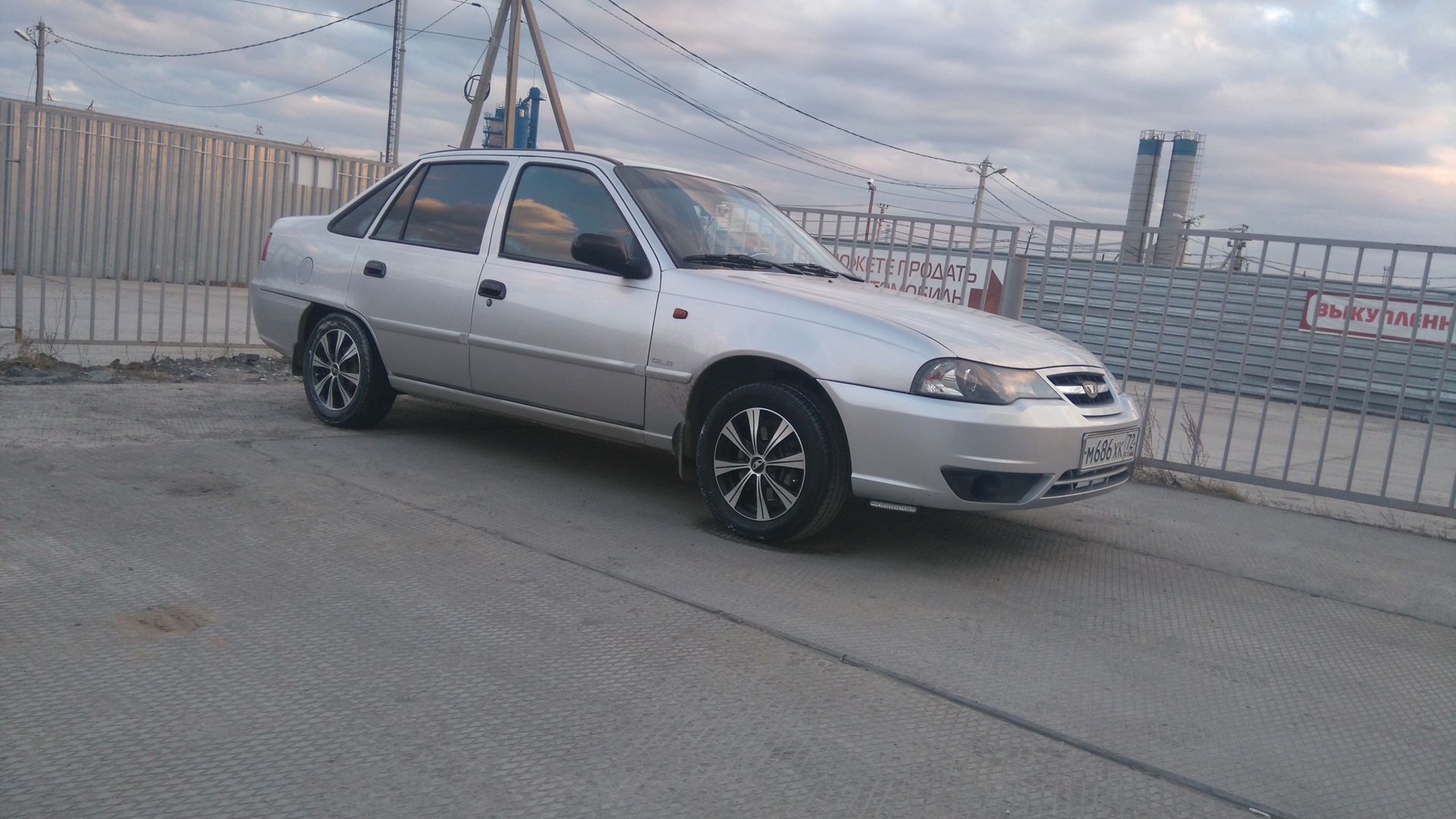 Daewoo Nexia серая