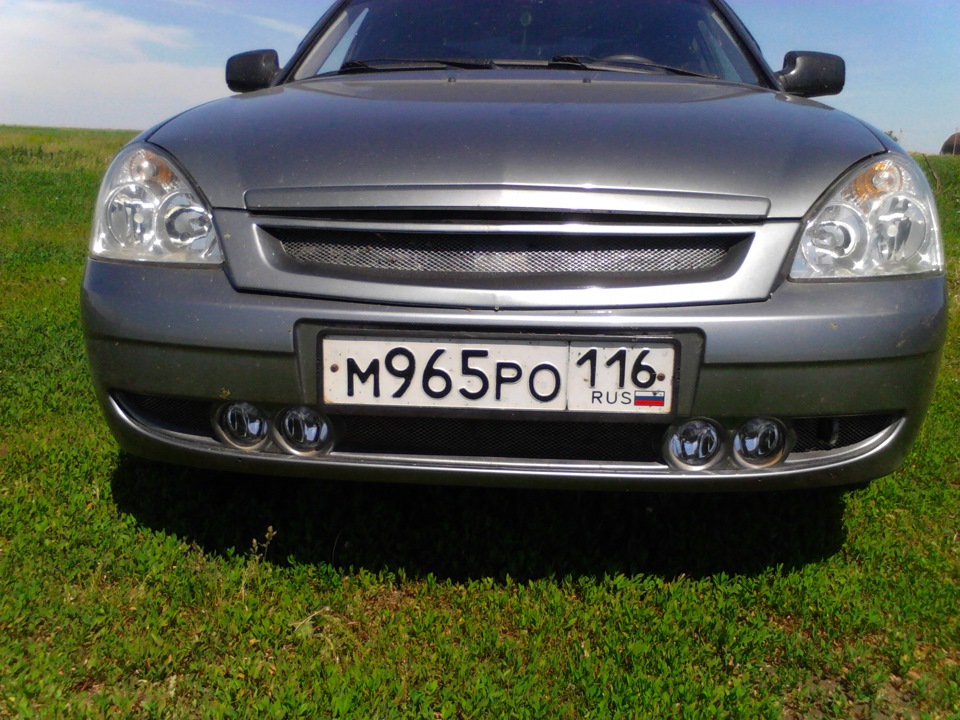 Подключение туманок и замена решетки — Lada Приора хэтчбек, 1,6 л, 2010 ...