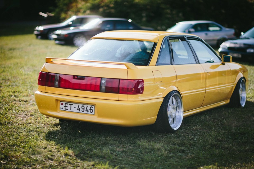 80 б3. Бленда Audi 80 b2. Audi 80 b4 Yellow. Audi 90 b3 stance. Ауди 80 б1.