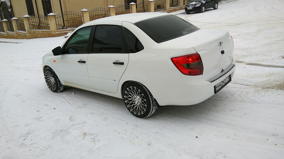 Фото в бортжурнале Lada Granta