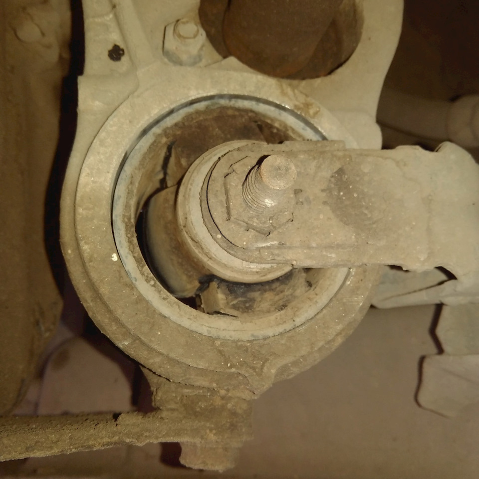 Опять нижняя опора двигателя))) — Peugeot 307 SW, 1,6 л, 2007 года ...