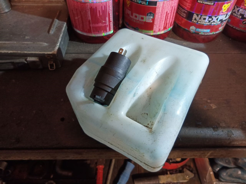 〽64. Горящий предохранитель дворников. Замена моторчика и форсунок ...