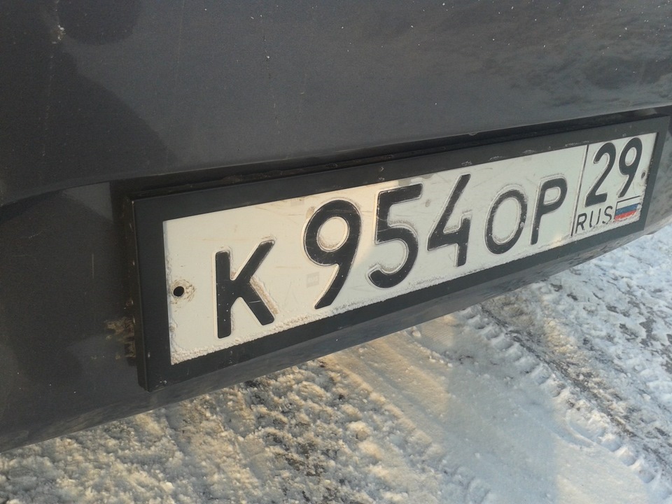 Подиум номерного знака и рамки — KIA Rio (3G), 1,4 л, 2012 года ...