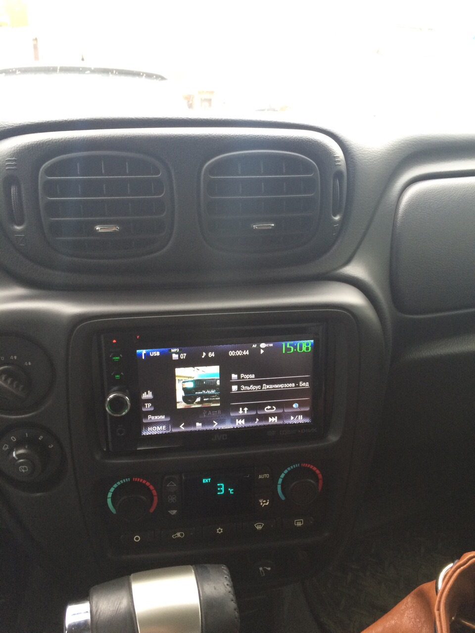 Установка андроид магнитолы шевроле. Шевроле круз магнитола 9 дюймов. Магнитола в трейлблейзер 1. 2din trailblazer 2009. Установка андроид магнитолы шевроле.