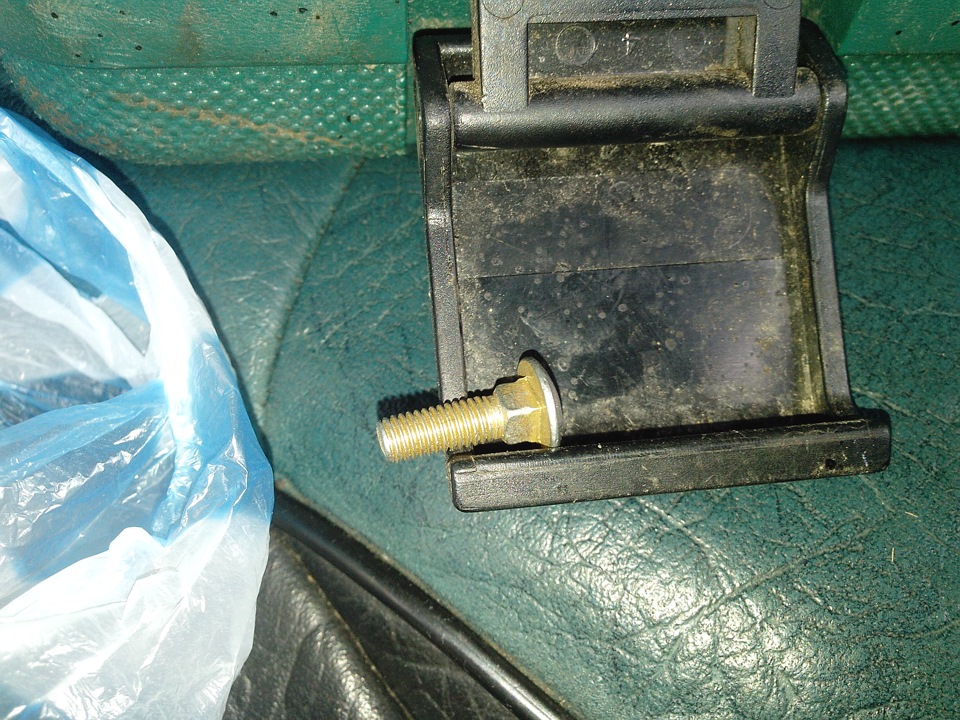 Проблема с болтиками на бензобаке РЕШЕНА! + зазор свечей ! — УАЗ 315195 ...