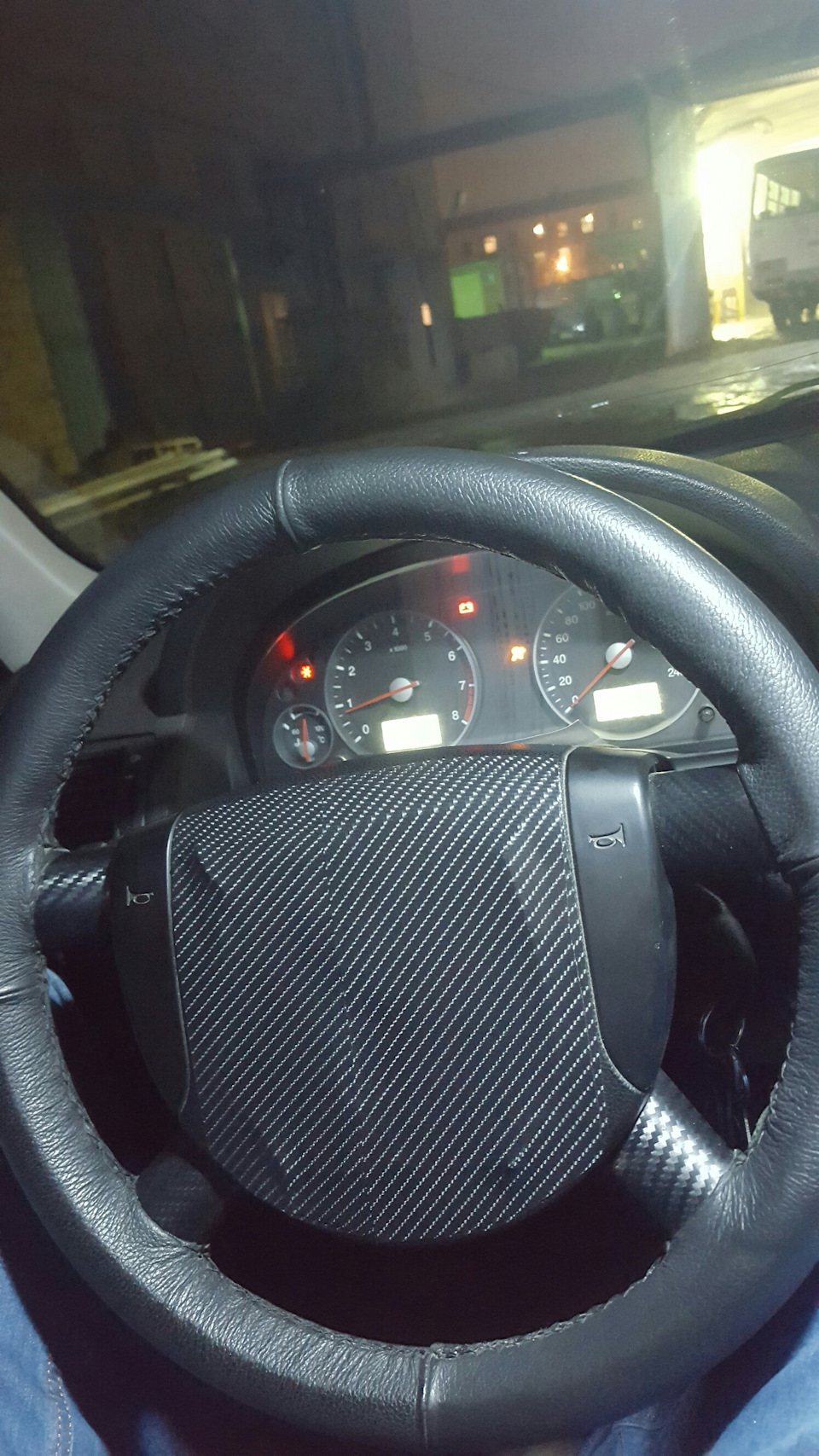 После аварии теперь модный руль)))) — DRIVE2