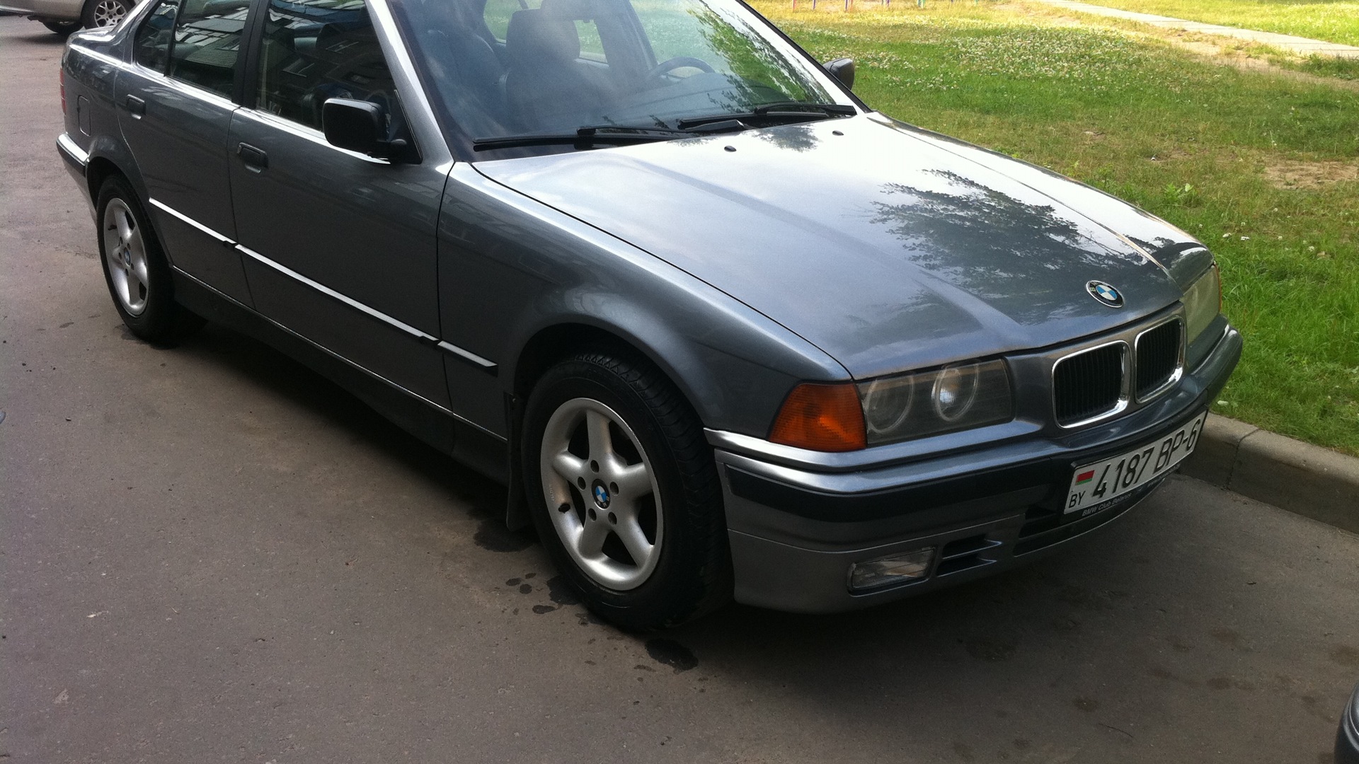 BMW 3 series (E36) 1.6 бензиновый 1993 | Серый Бим Черные Уши на DRIVE2